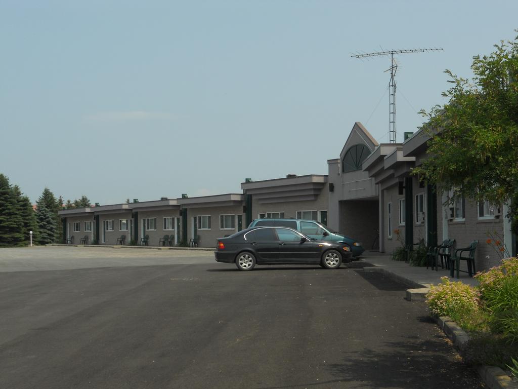 Motel Normandie Louiseville Buitenkant foto