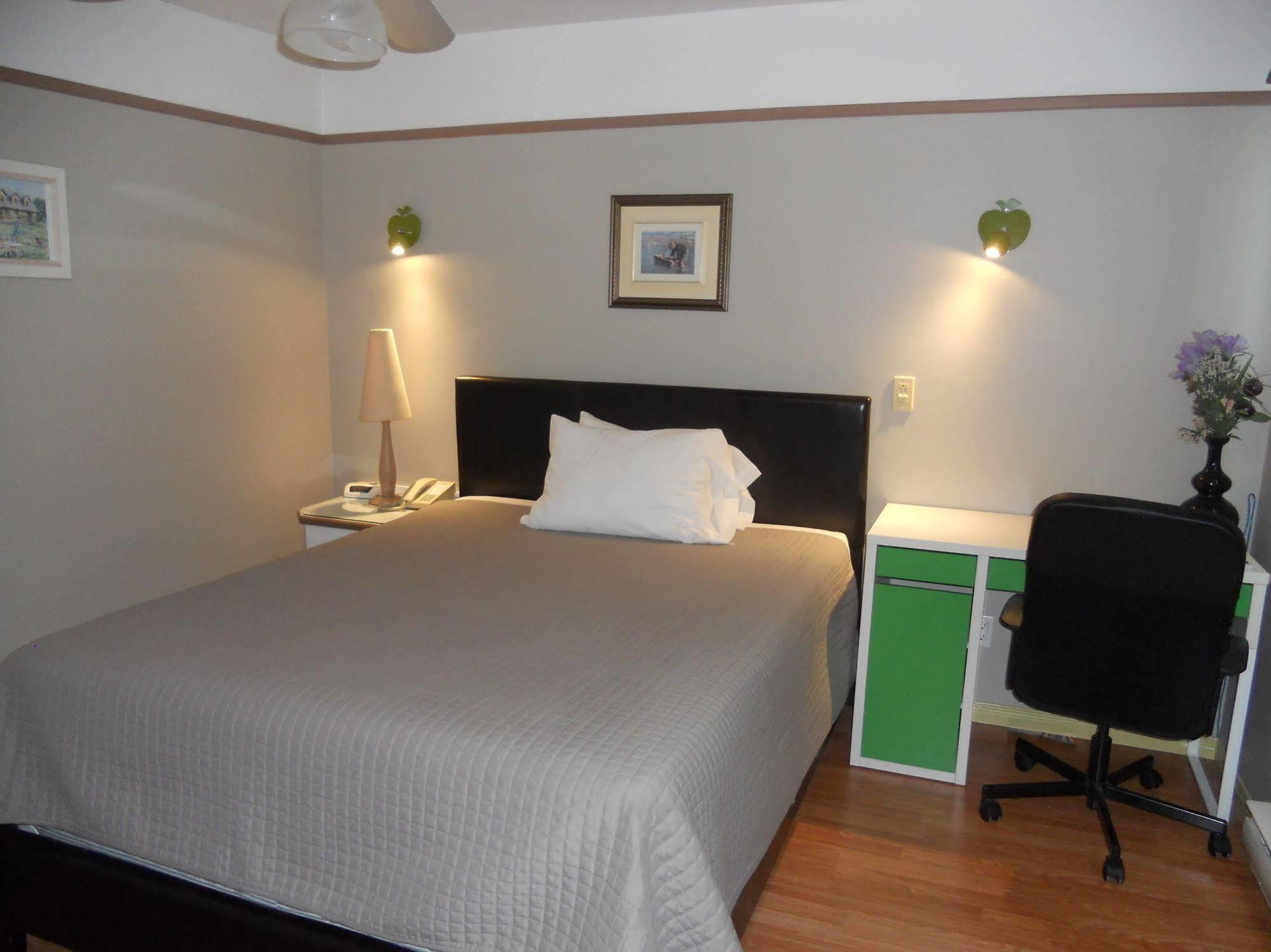 Motel Normandie Louiseville Buitenkant foto