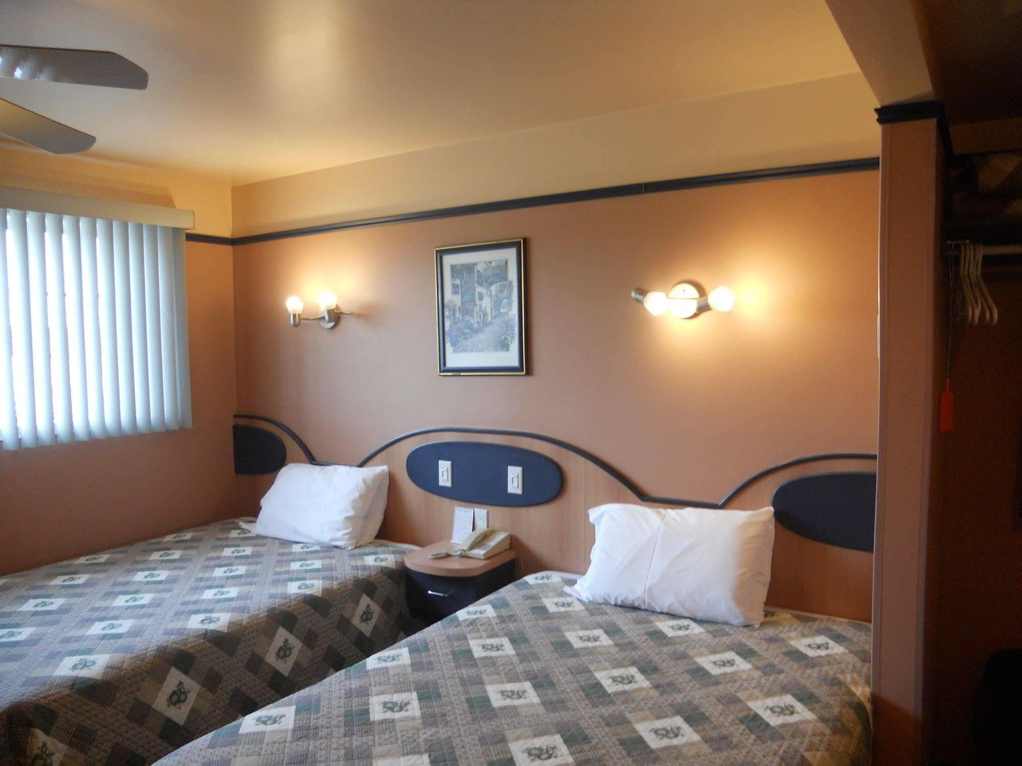Motel Normandie Louiseville Buitenkant foto
